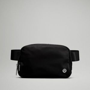 Lululemon Everywhere Belt Bag